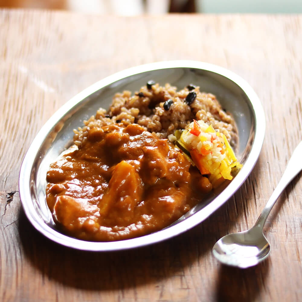 野菜ごろごろひよこ豆のチキンカレー