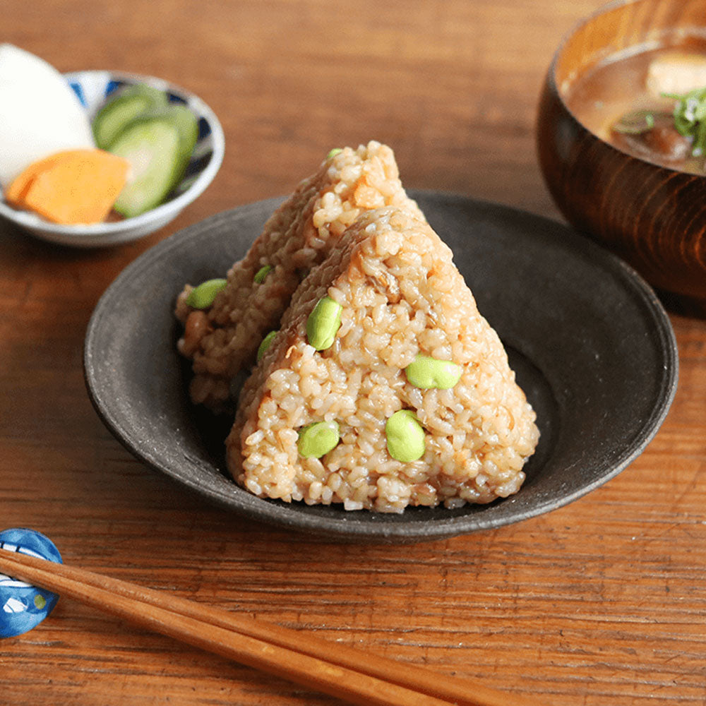 寝かせ玄米の枝豆と梅干しの彩り混ぜごはん